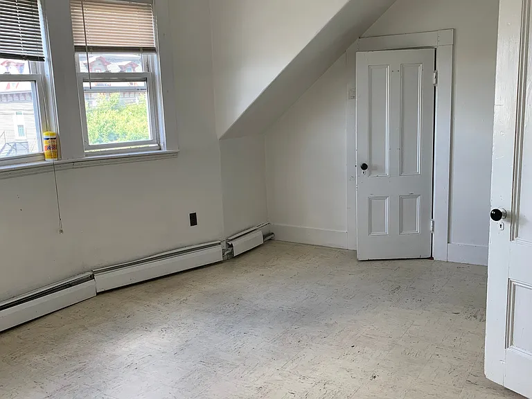 151-2 Central St — Photo 16