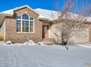 210 Enchanted Pines Dr, Rapid City, SD 57701