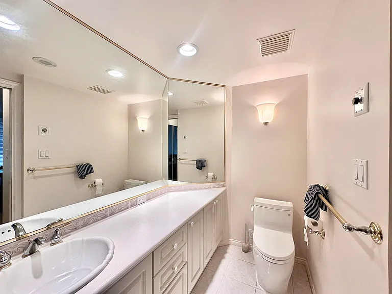 5615 Hampton Pl #205 — Photo 8