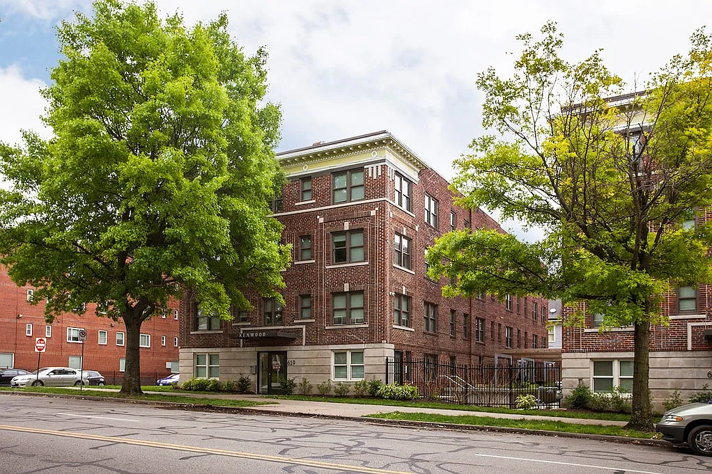 Kenwood — Photo 1
