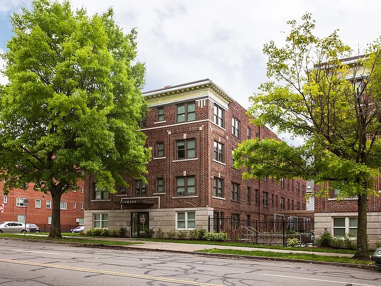 Kenwood — Photo 1