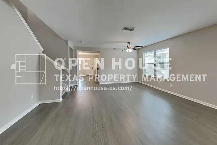 4 bed, 2.5 bath, 2660 sqft, $2,140 — Photo 4