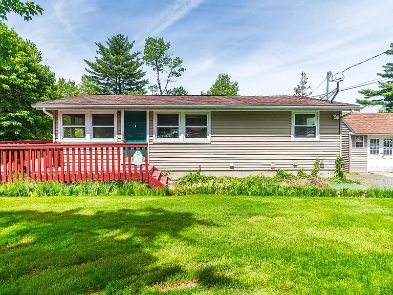 9 Shirley Rd — Photo 1