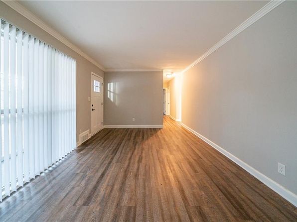 2980 Laguna Dr, Decatur, GA 30032