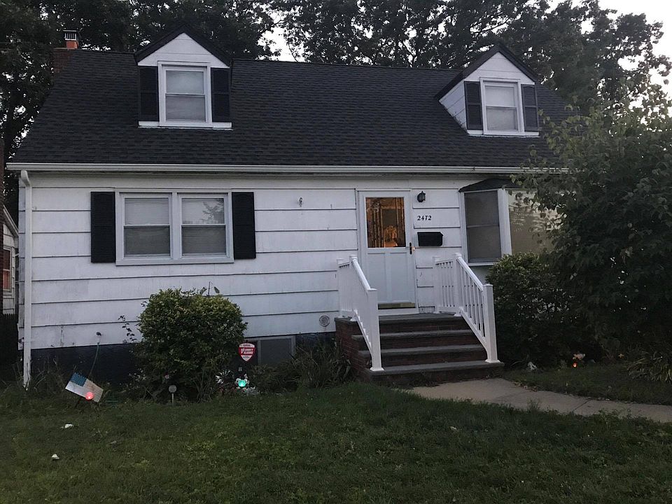 1st image of 2472 8th St