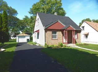2841 S 84th St, West Allis, WI 53227