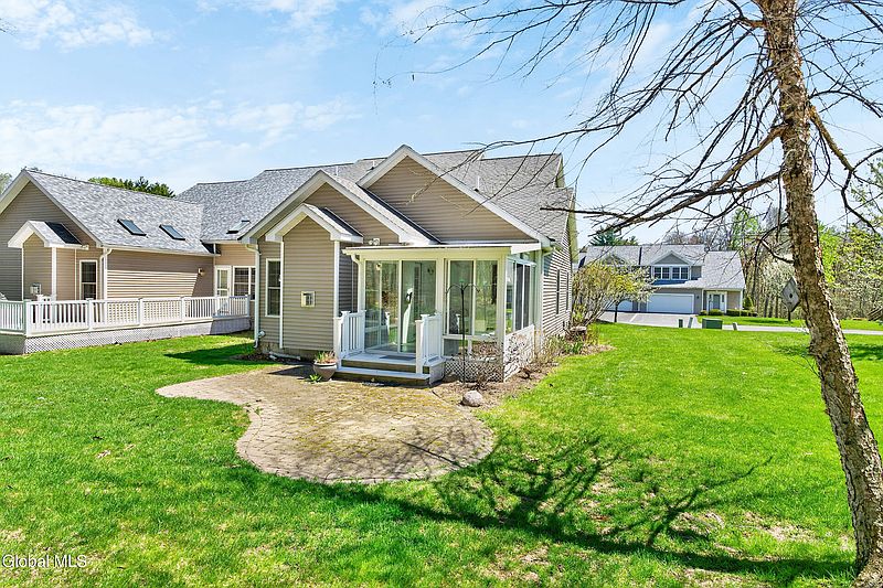 5th image of 60 Oakmont Street
