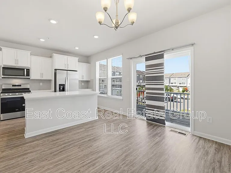 7055 Delegate Pl — Photo 7