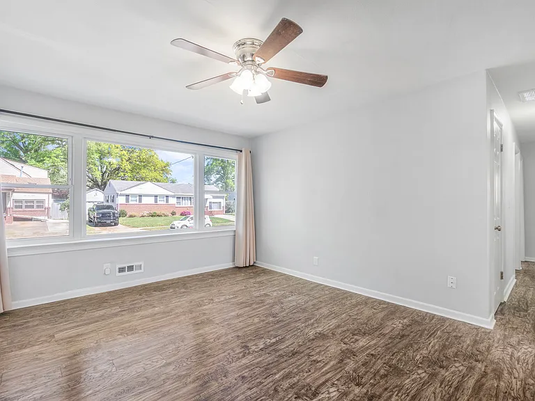 6419 Grimes Ave — Photo 3