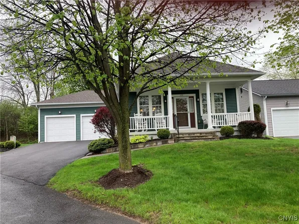 122 Greencastle St, Camillus, NY 13031