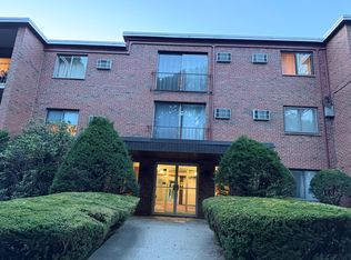 33 Paul St APT 24, Newton, MA 02459