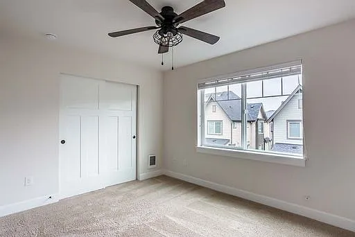 1371 Brooklyn Walk NE — Photo 15