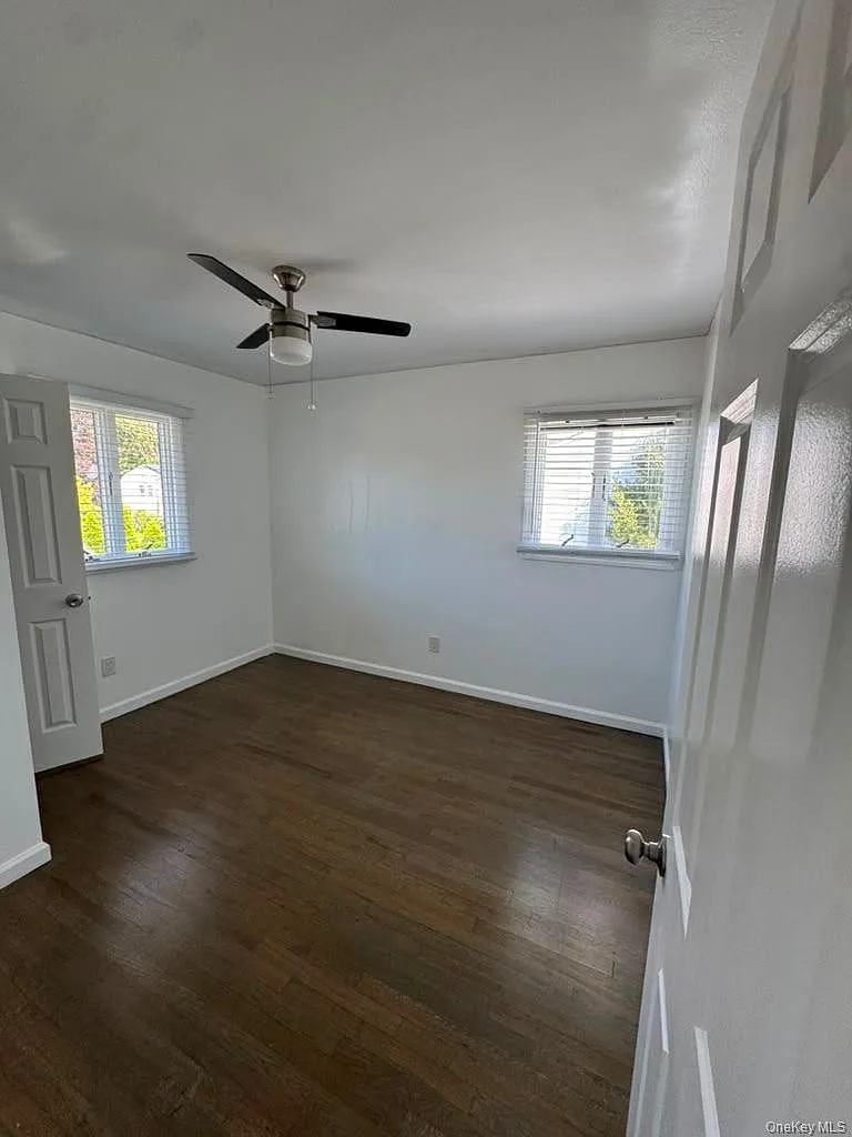 3 bed, 1.0 bath, 1883 sqft, $3,200 — Photo 4