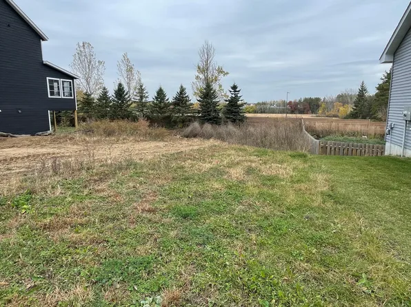 637 Remington Ct, Eagan, MN 55123