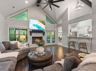 4 Spinnaker Ridge Ln, Bentonville, AR 72712