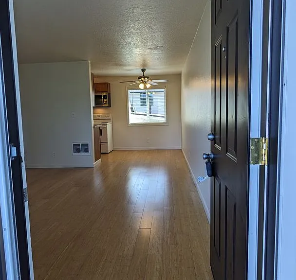 4102-4128 SE Cesar E Chavez Blvd — Photo 33
