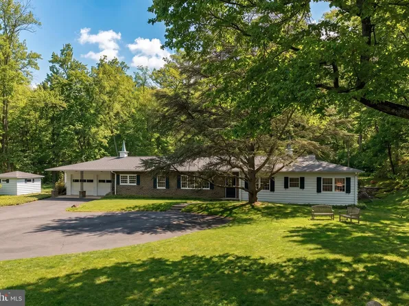 3363 Windy Bush Rd, New Hope, PA 18938