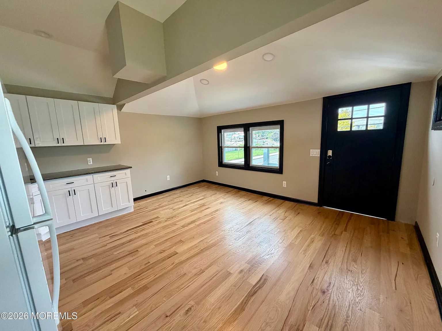2 bed, $2,400 — Photo 4