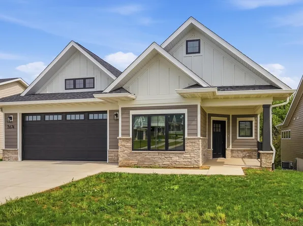 3674 Lasso Ct, Dubuque, IA 52002