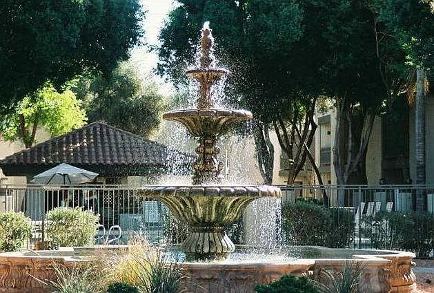 La Estancia Apartments — Photo 13
