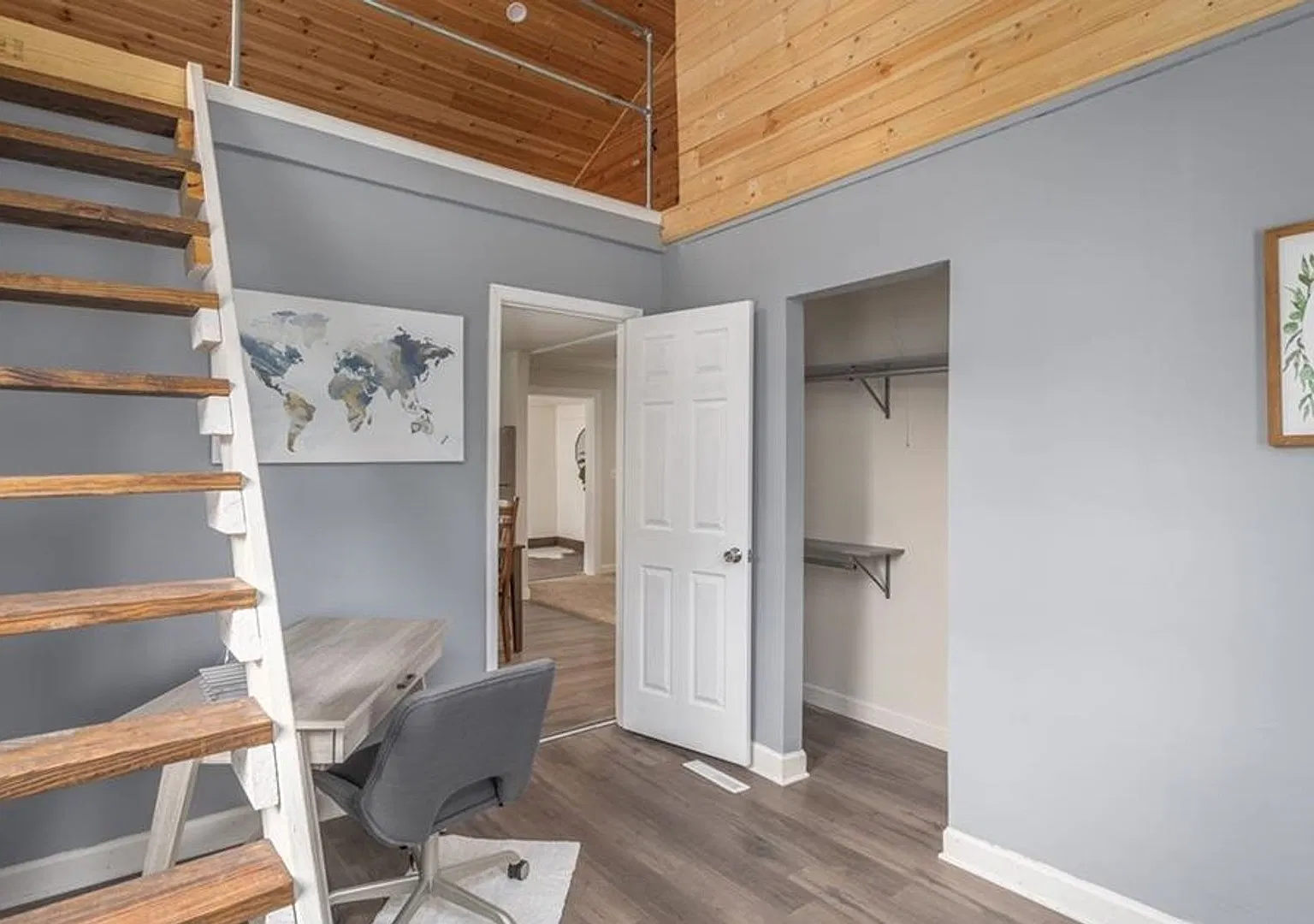 Modern Style 2 Bedroom Home in Walkertown! — Photo 3