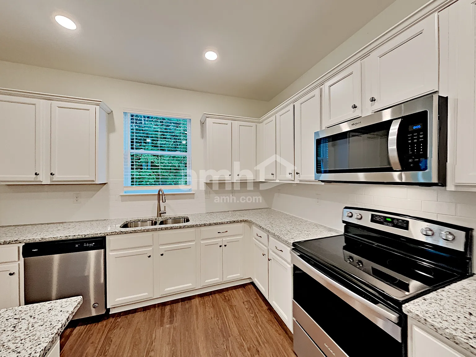 5 bed, 3.5 bath, 3158 sqft, $3,030 — Photo 4
