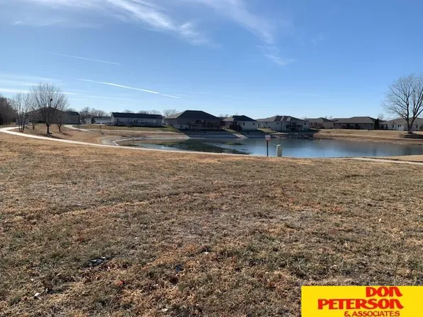 2064 E 30th St, Fremont, NE 68025