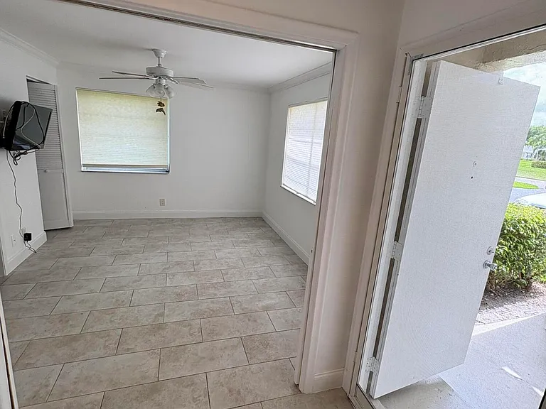 1020 Silk Oak Ter #104 — Photo 4