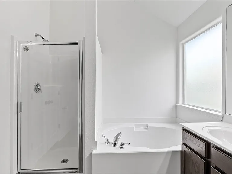 3909 Los Arroyos Dr — Photo 11