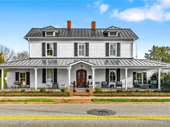 419 S Main St, Kernersville, NC 27284