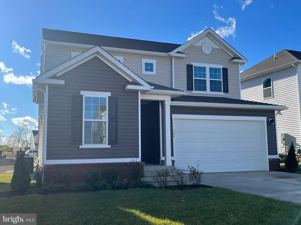 126 7th St, Middletown, VA 22645