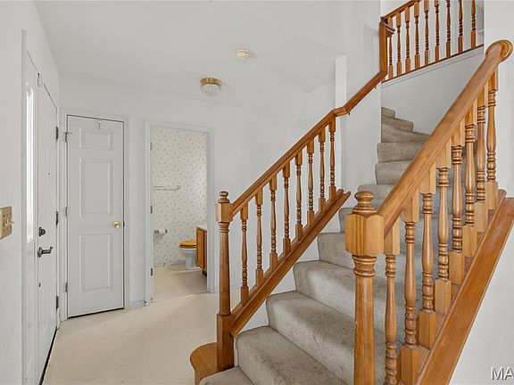3rd image of 1382 Apple Valley Dr