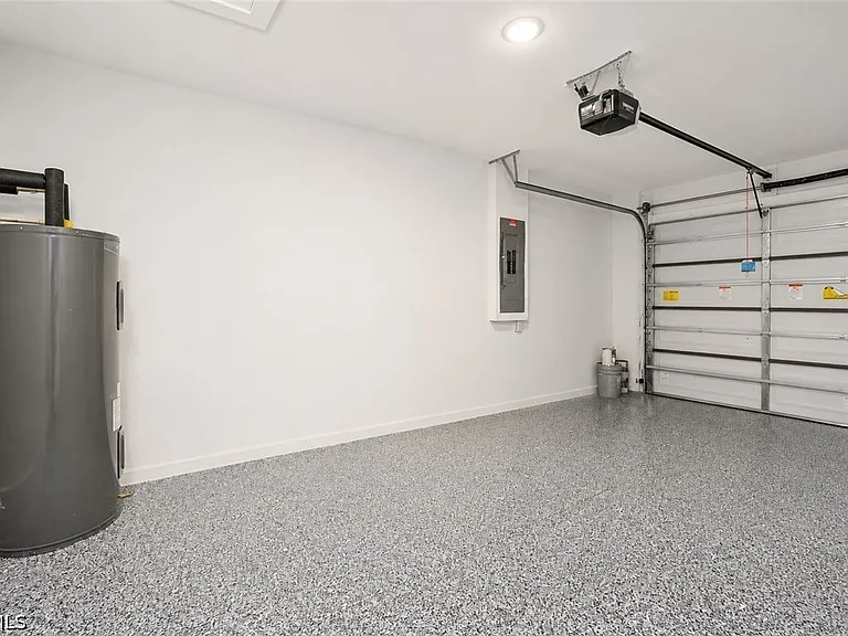 640 Lydia St — Photo 26