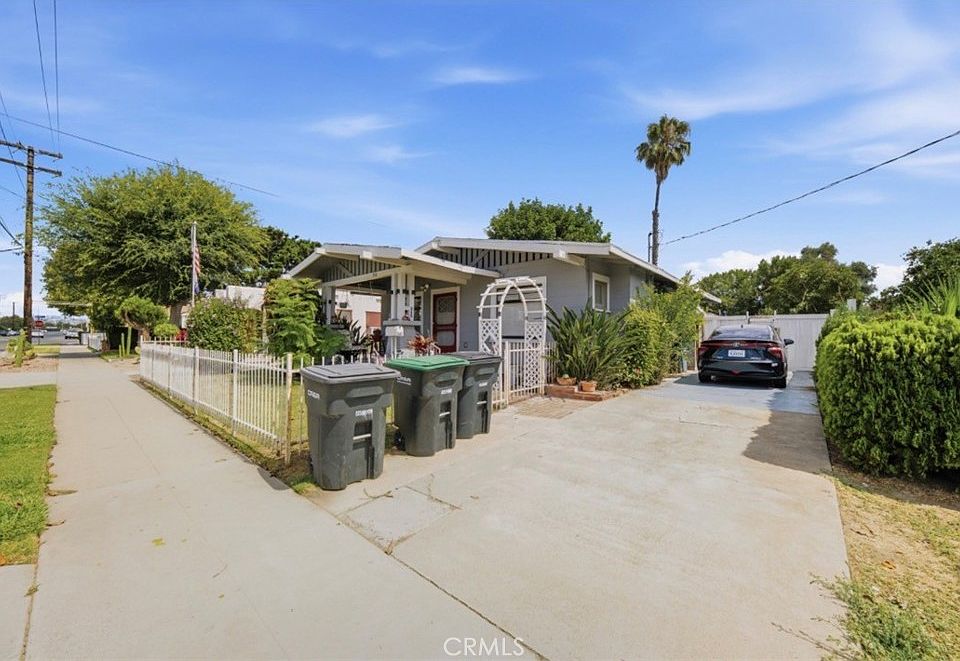 1st image of 360 E La Veta Ave