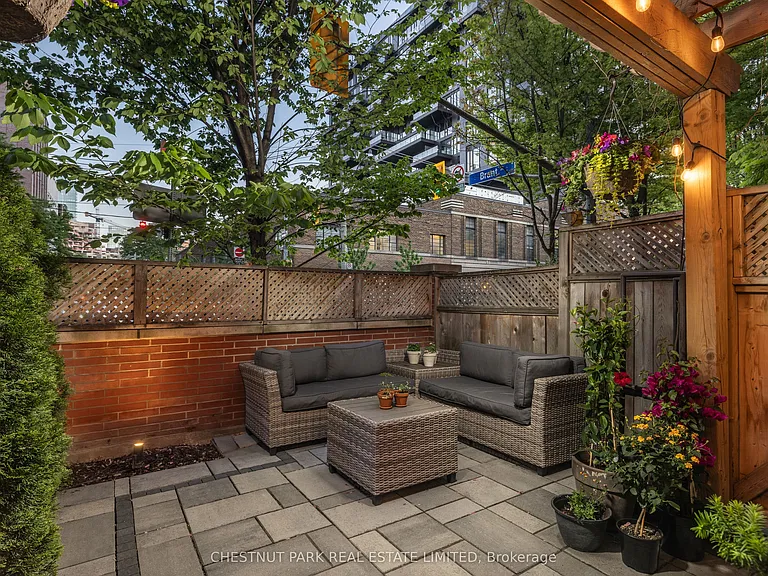 500 Richmond St W #101 — Photo 30