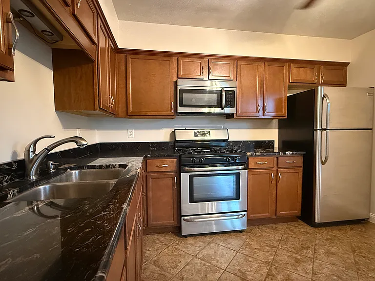 105 Floss Mar Ct — Photo 9