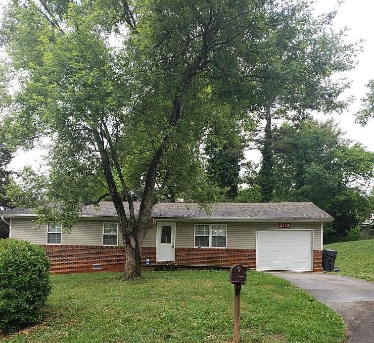 1st image of 209 Virginia Dr