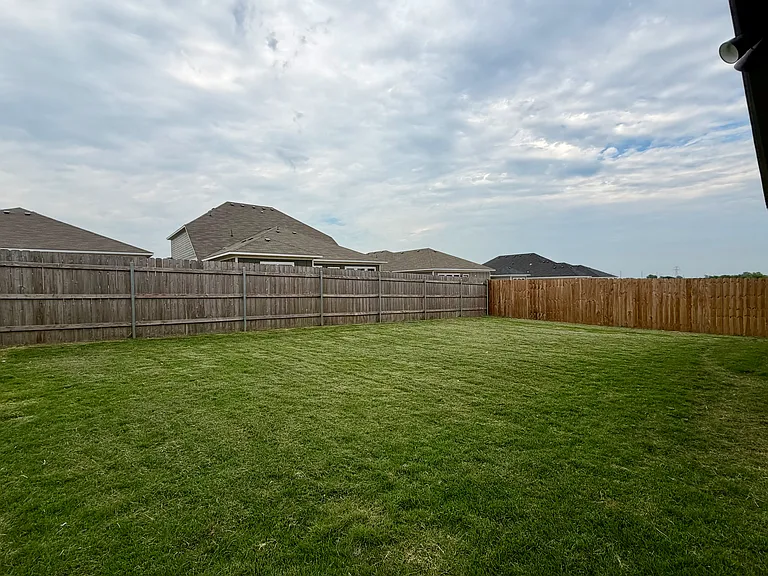 2026 Yarrelton Dr — Photo 24