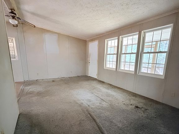 3rd image of 142 Woodberry Lane