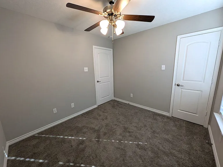 610 Craig St — Photo 13