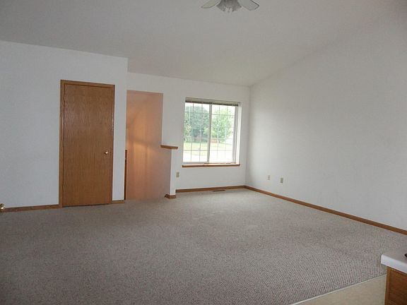 3rd image of 2651 N Wuthering Hills Dr