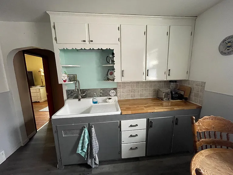 2105 Military Rd — Photo 2
