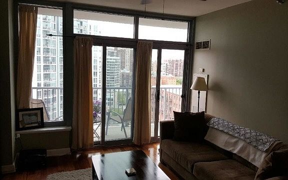 4th image of 1600 S Prairie Ave #1505