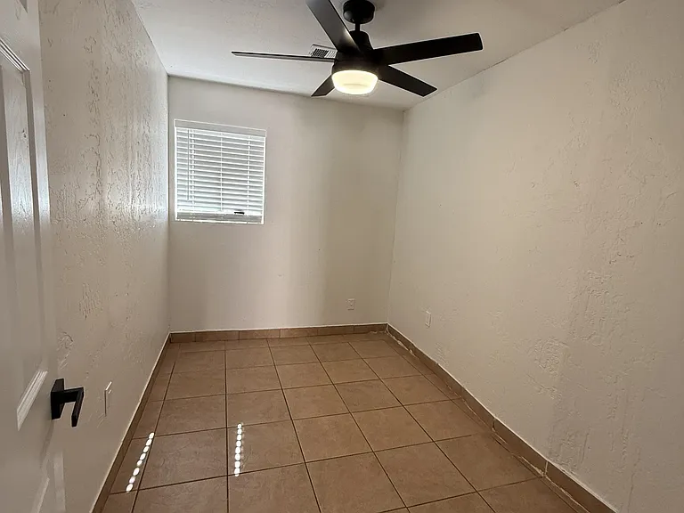 1402 E Roosevelt St #3 — Photo 4