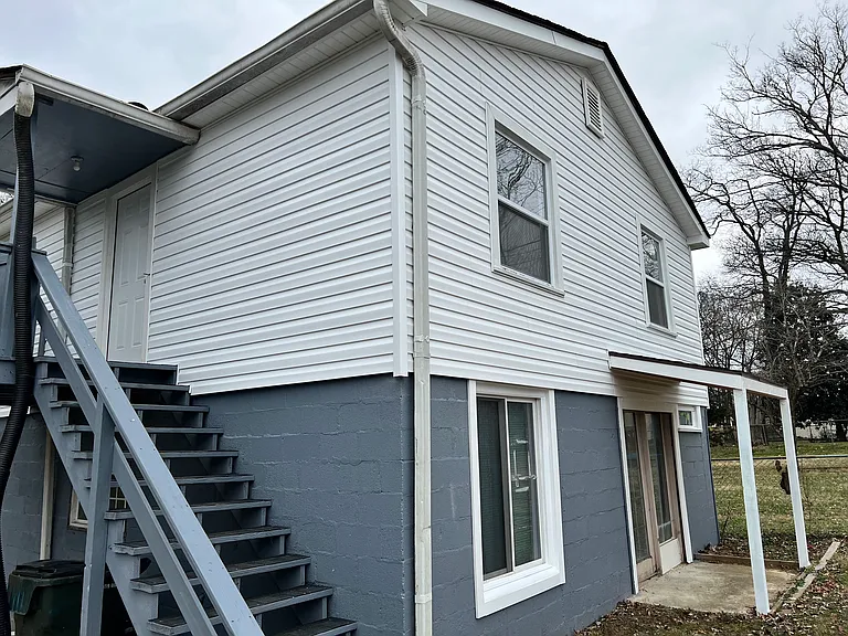 711 W Eastland St #B — Photo 2