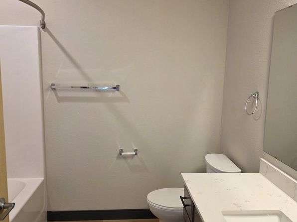 602 N Main St #11418135