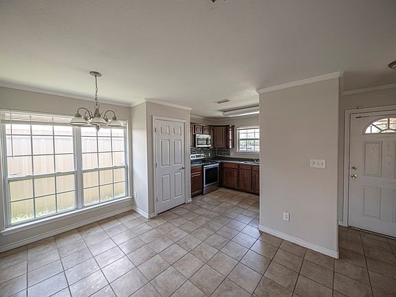 4th image of 1103 Terlingua Ave