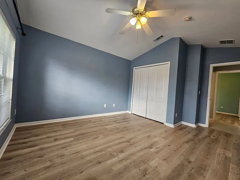 15230 Markham Dr — Photo 7