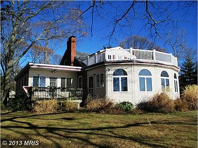 Exterior (Rear)
