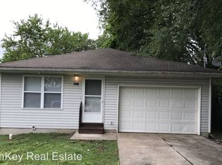 3241 W Lynn St, Springfield, MO 65802